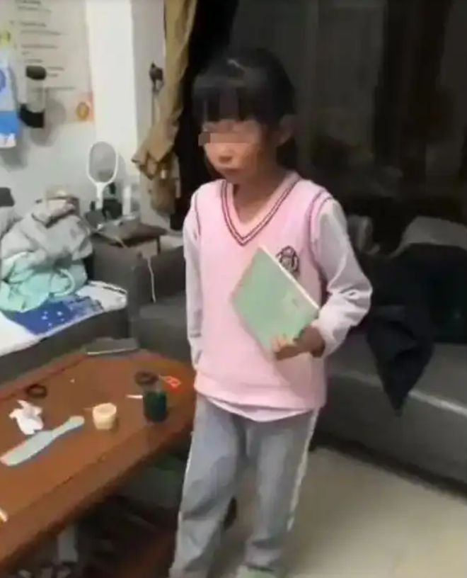 家长群令人窒息的7分钟要求老师放弃周微AG旗舰赞助马竞联赛“衣架都打变形了”(图5)