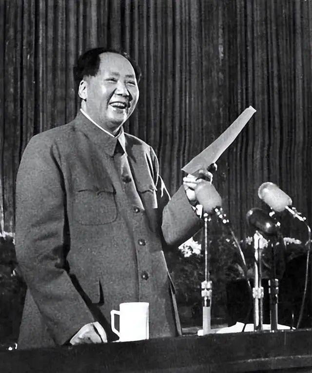1年后鉴定人披露事故发生的详情惹人泪目凯发k8国际1962年雷锋因公牺牲4