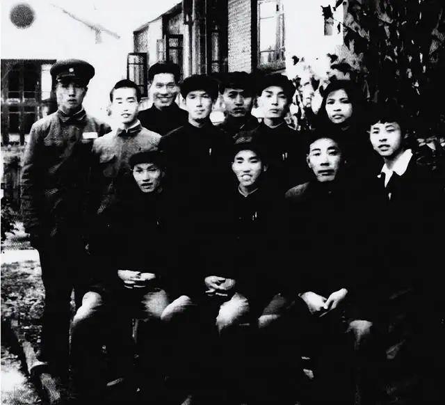 1年后鉴定人披露事故发生的详情惹人泪目凯发k8国际1962年雷锋因公牺牲4(图3)