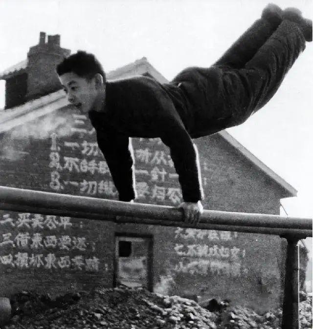 1年后鉴定人披露事故发生的详情惹人泪目凯发k8国际1962年雷锋因公牺牲4(图2)