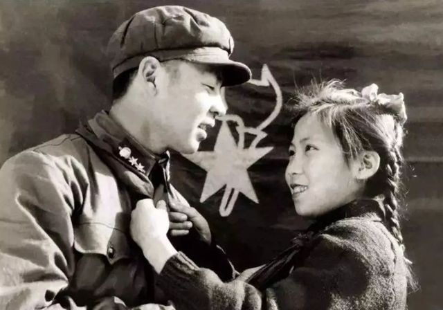 1年后鉴定人披露事故发生的详情惹人泪目凯发k8国际1962年雷锋因公牺牲4(图22)